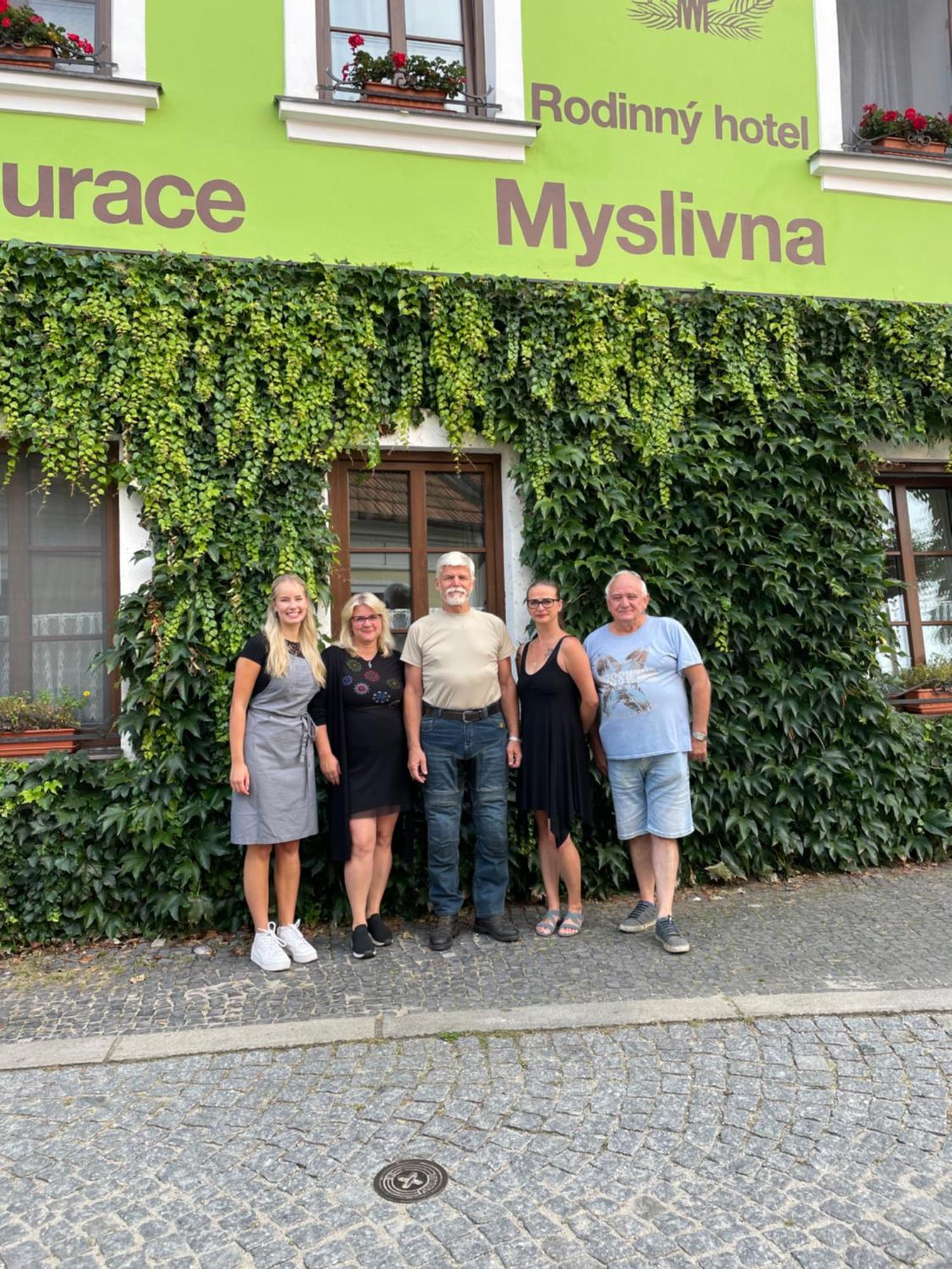 Rodinny Hotel Myslivna Trebon Bagian luar foto