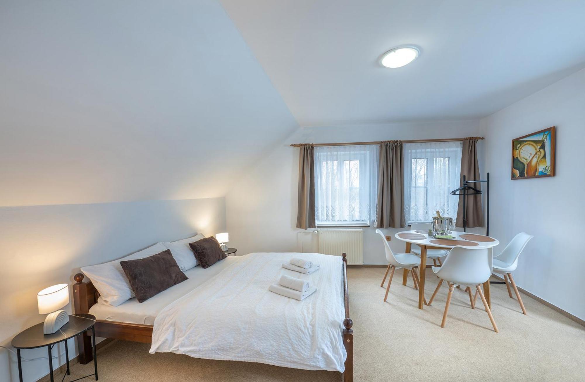 Rodinny Hotel Myslivna Trebon Bagian luar foto