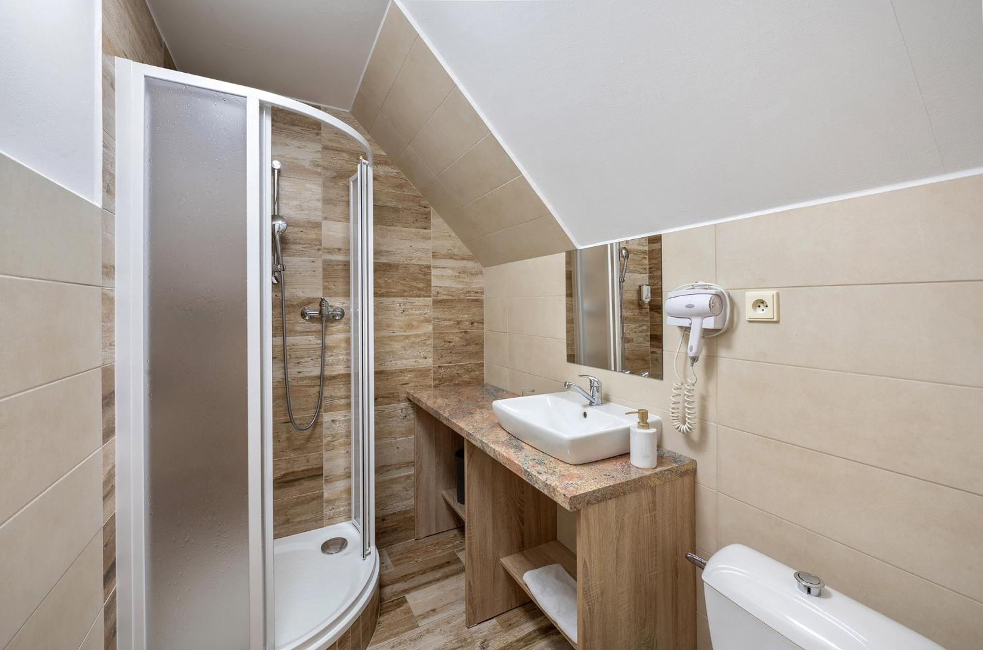 Rodinny Hotel Myslivna Trebon Bagian luar foto