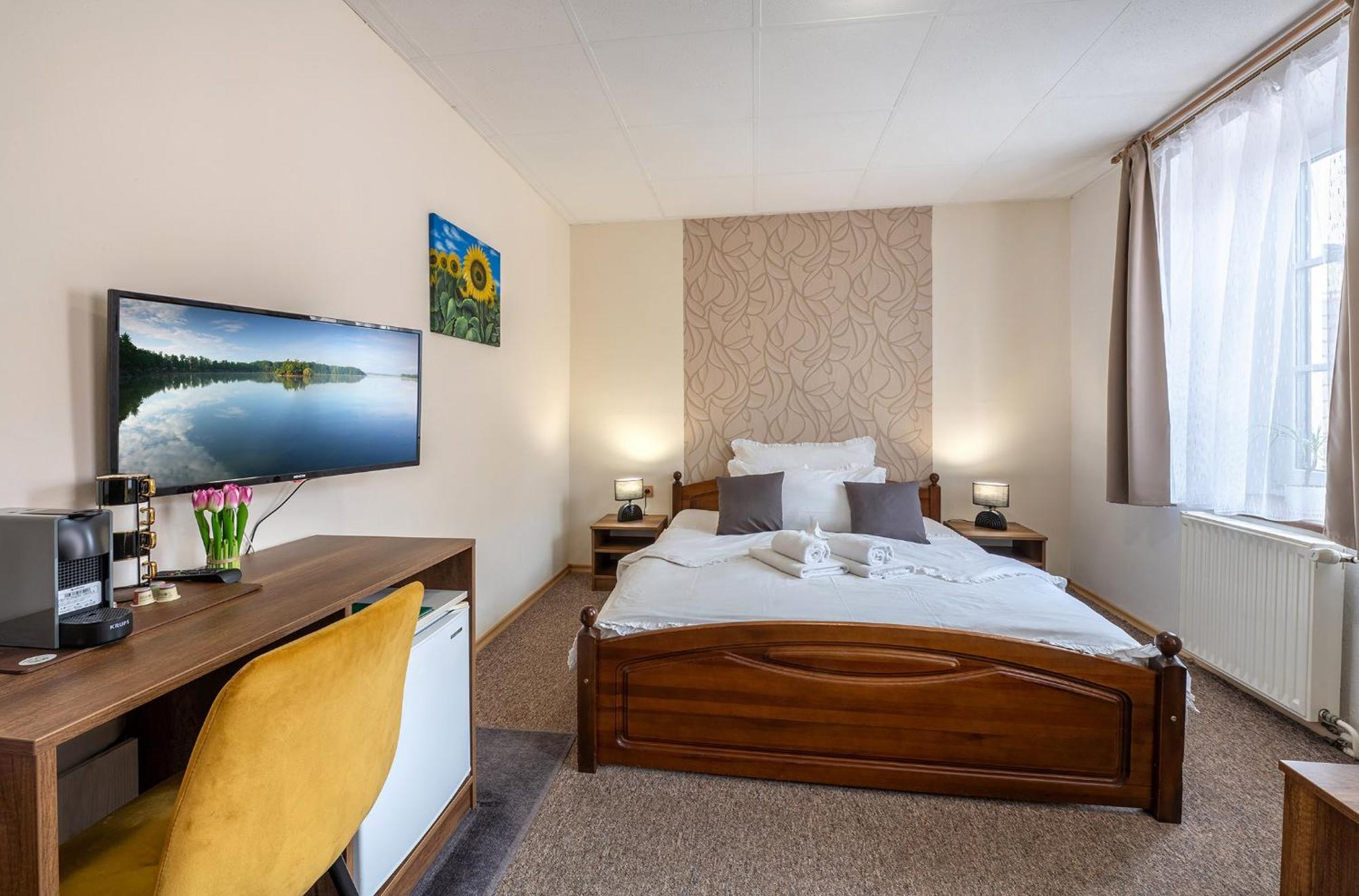 Rodinny Hotel Myslivna Trebon Bagian luar foto