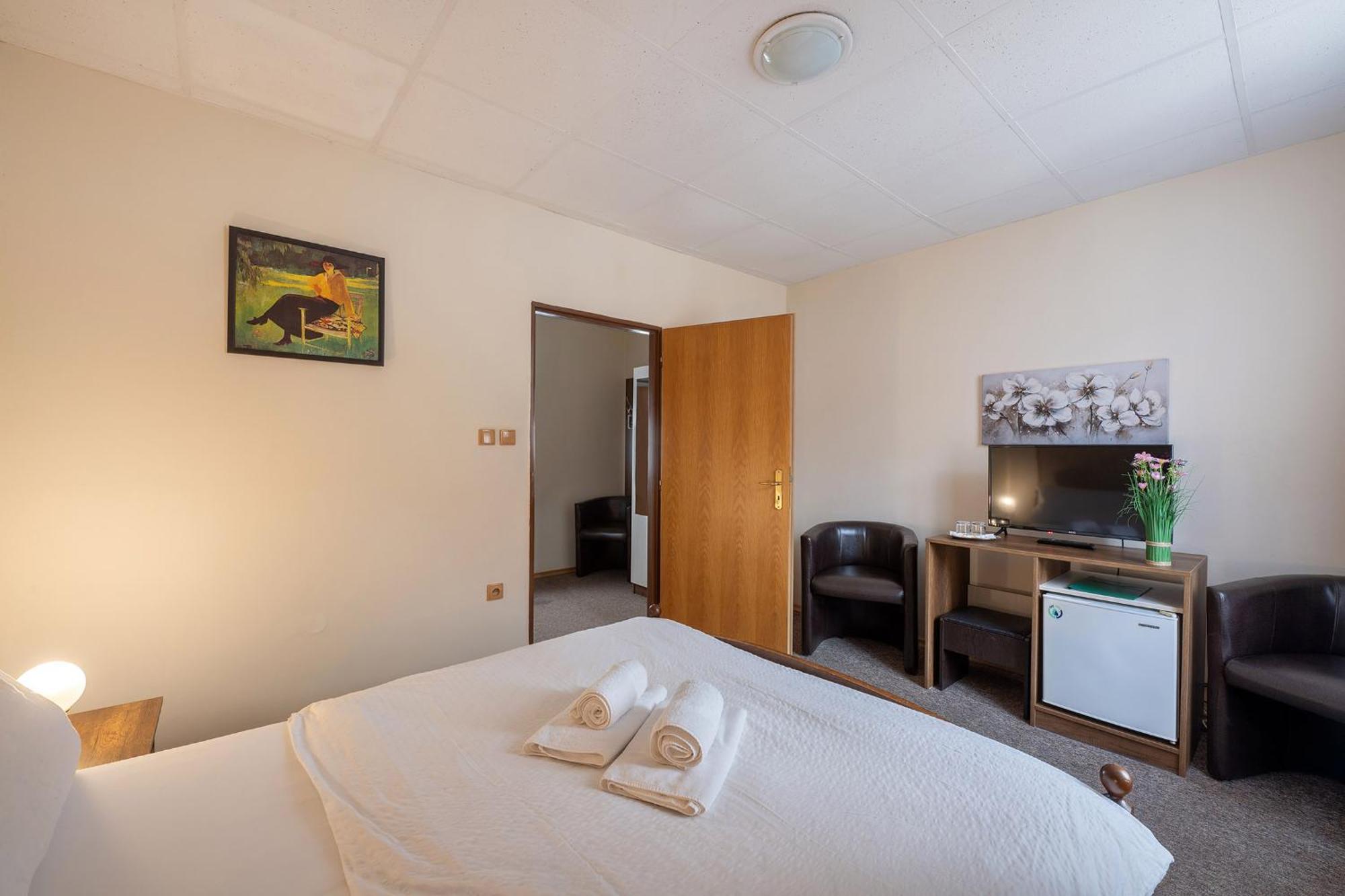Rodinny Hotel Myslivna Trebon Bagian luar foto