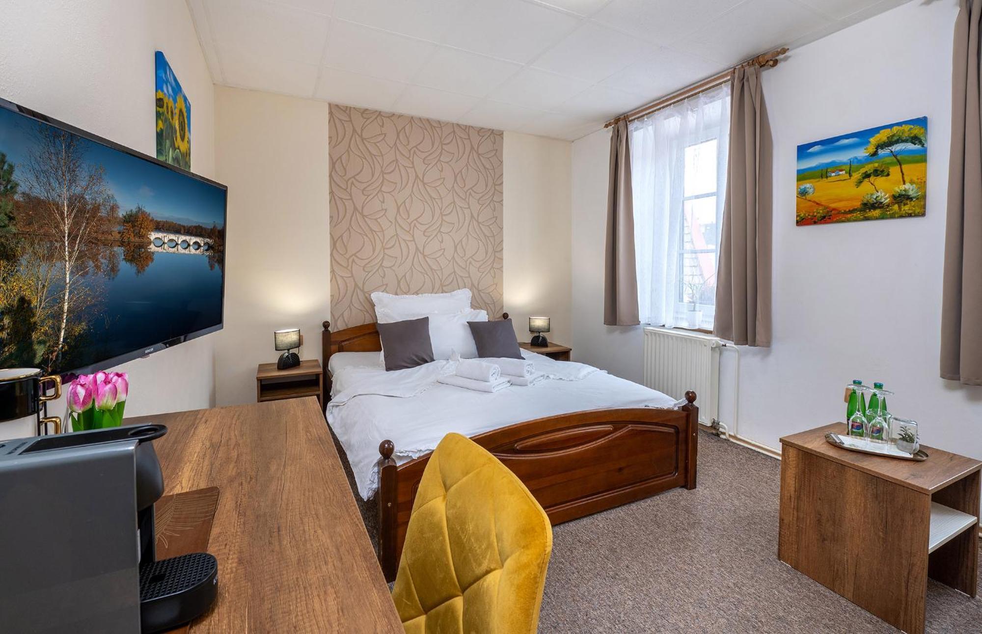 Rodinny Hotel Myslivna Trebon Bagian luar foto