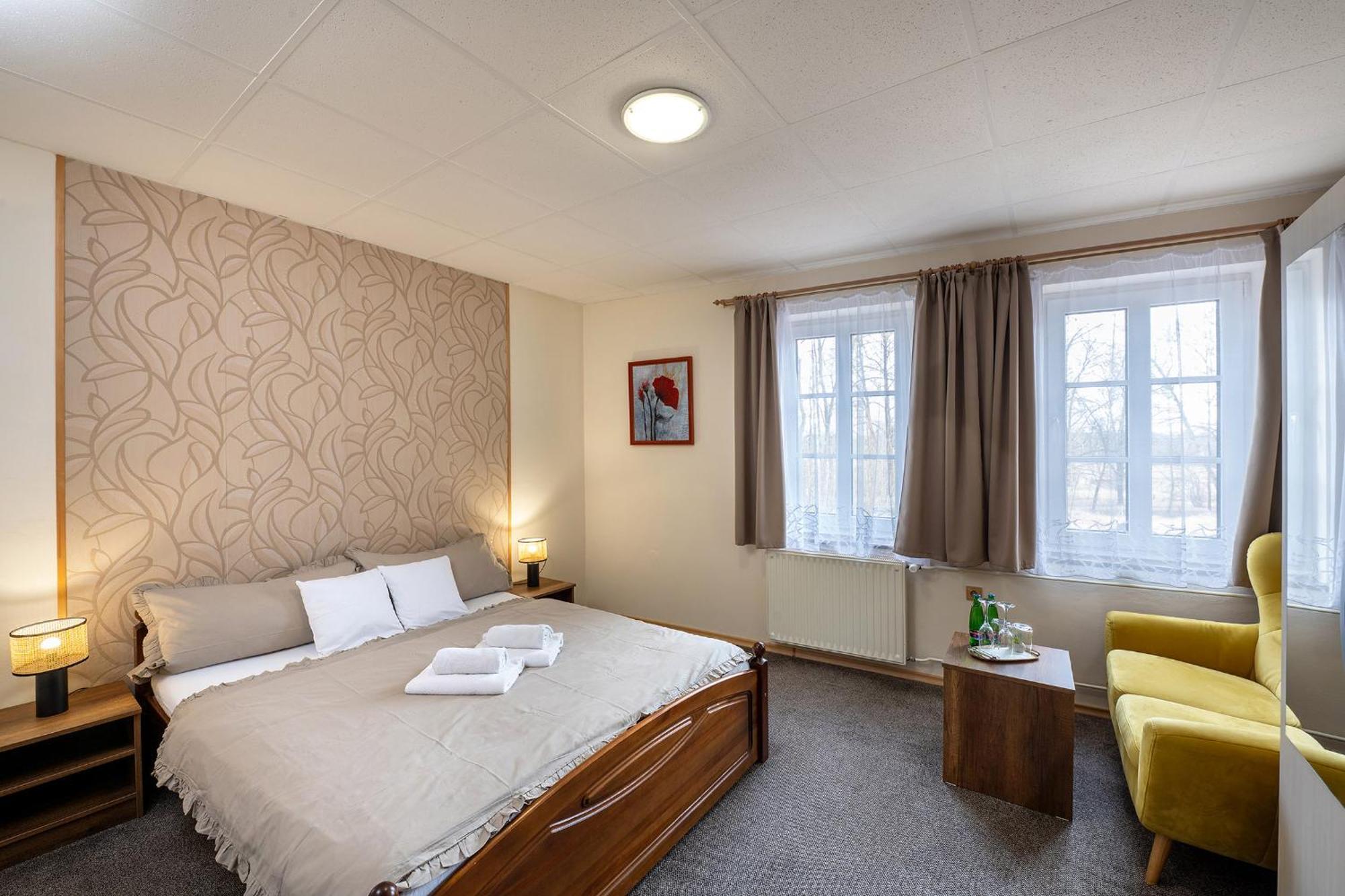 Rodinny Hotel Myslivna Trebon Bagian luar foto