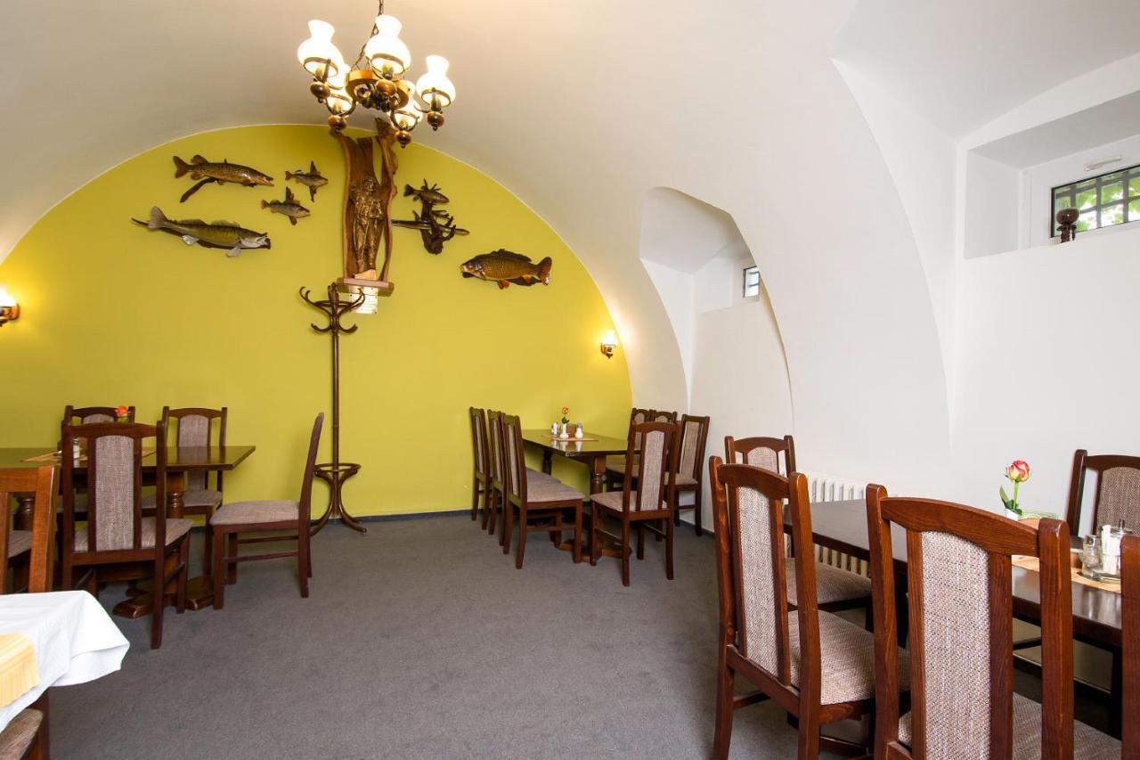 Rodinny Hotel Myslivna Trebon Bagian luar foto
